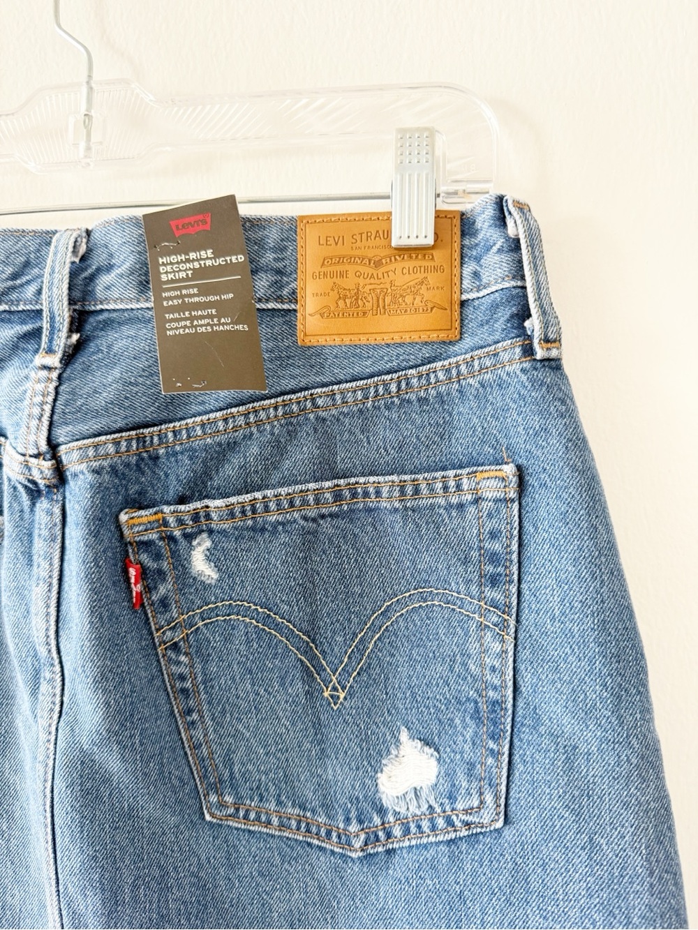 NEW Levi's High Rise Denim Jean Deconstructed Skirt Size 29 - Picture 4 of 4